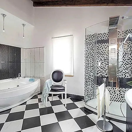 فندق In With Pool Near Temples 3*